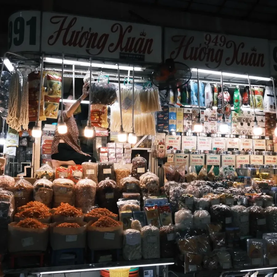 Bàn nướng đông khách tại Trương Ngọc Lâm
